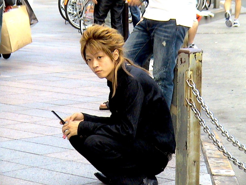 Gyaruo in Shinjuku wearing fashionable street style clothing, July 2007