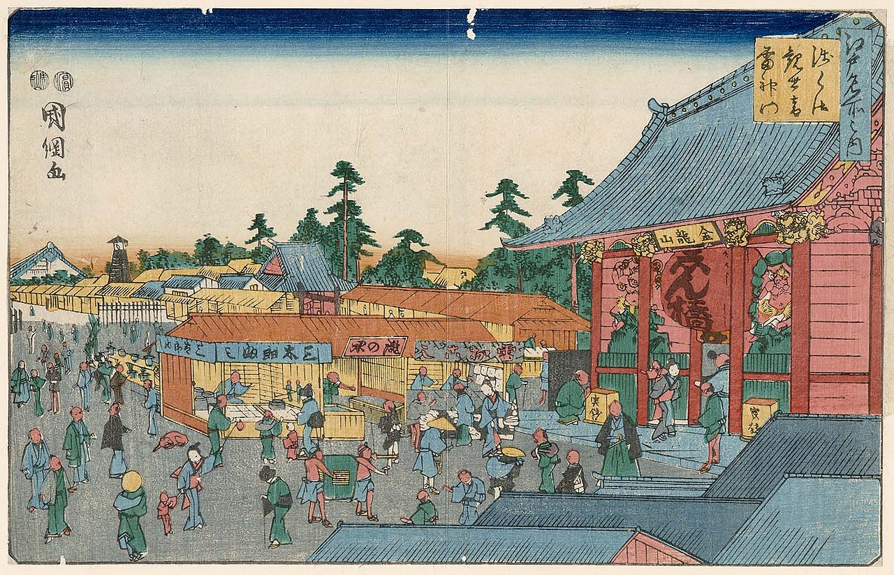 Woodblock print of the Kaminarimon gate at Sensoji with guardian statues in its niches